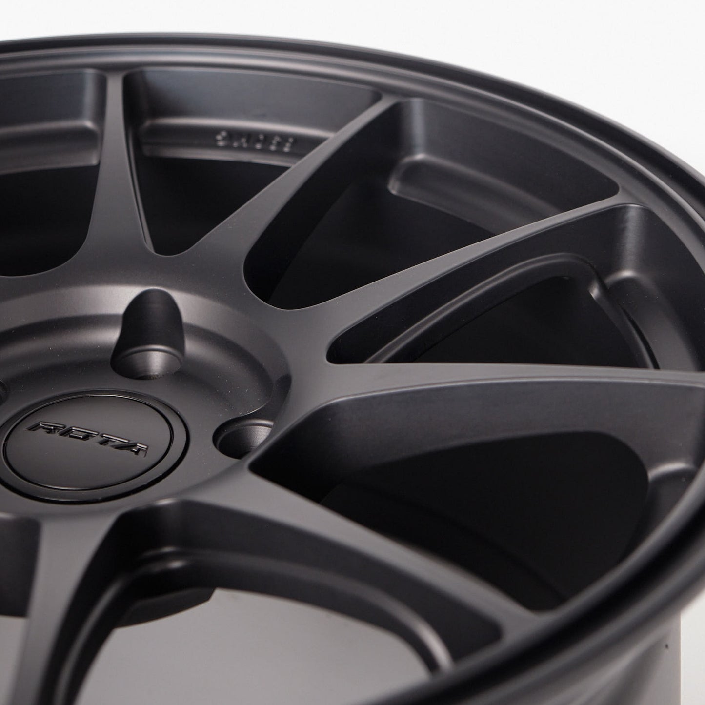 ROTA TITAN - 17X9, +42mm , 5X114.3, 73 Hub