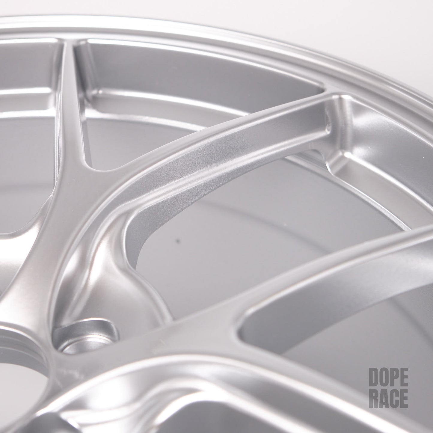 ROTA KB-F - 18X8.5, +44mm , 5X100, 73 Hub