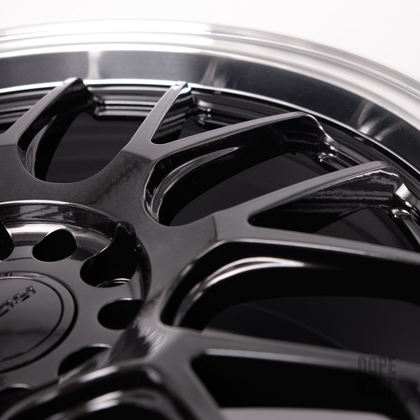 ROTA MXR - 17X8, +35mm, 5X114.3, 73 Hub