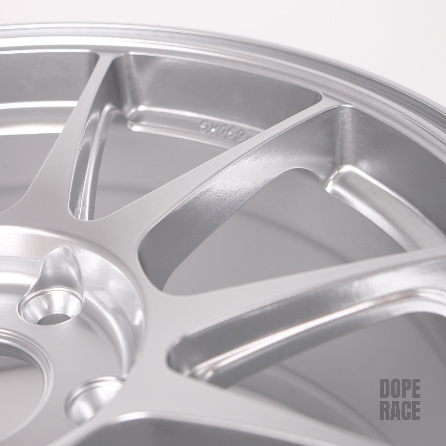 ROTA TITAN - 17X8, +48mm , 5X114.3, 73 Hub