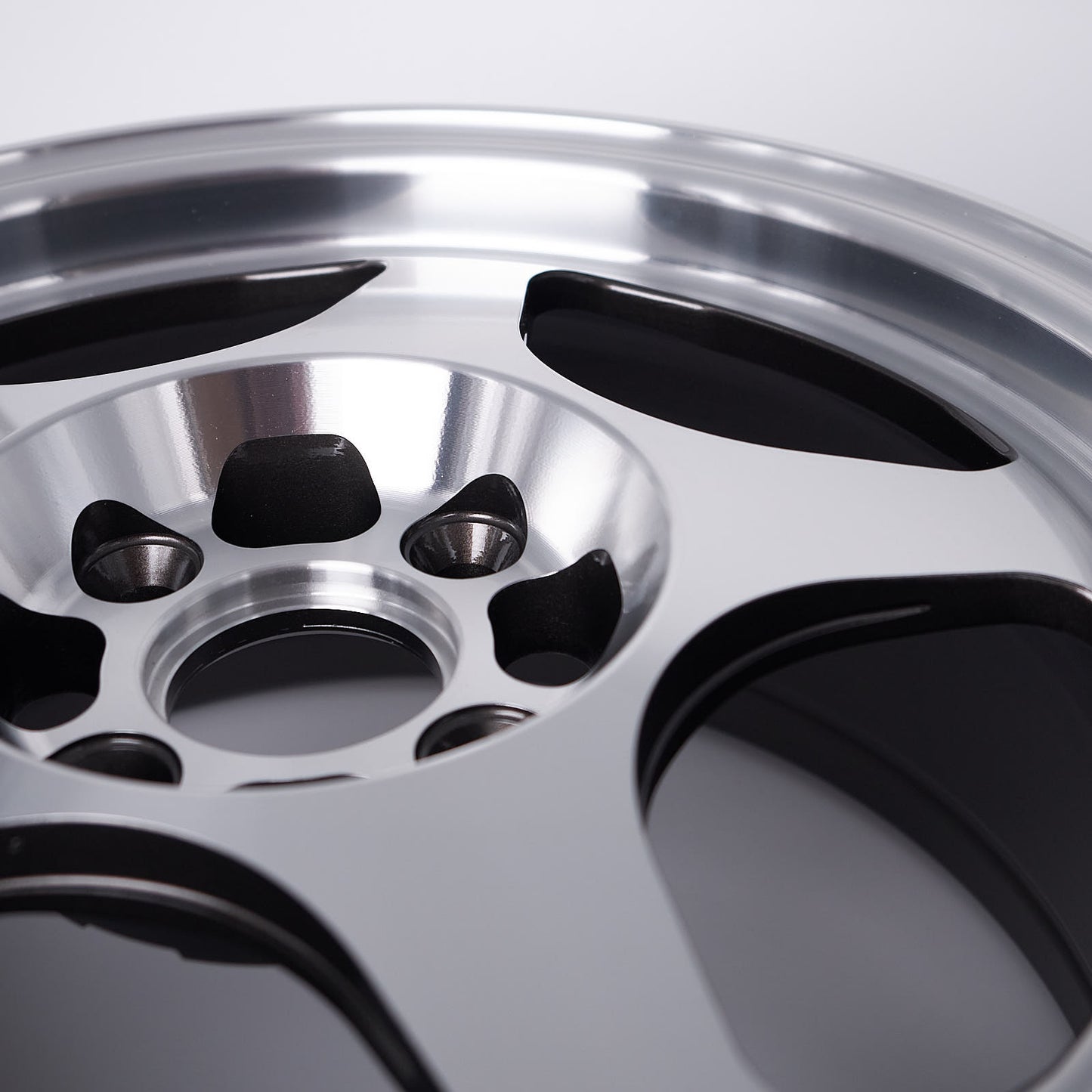 ROTA SLIP STREAM - 15X7, +40mm, 4X100, 56.1 Hub