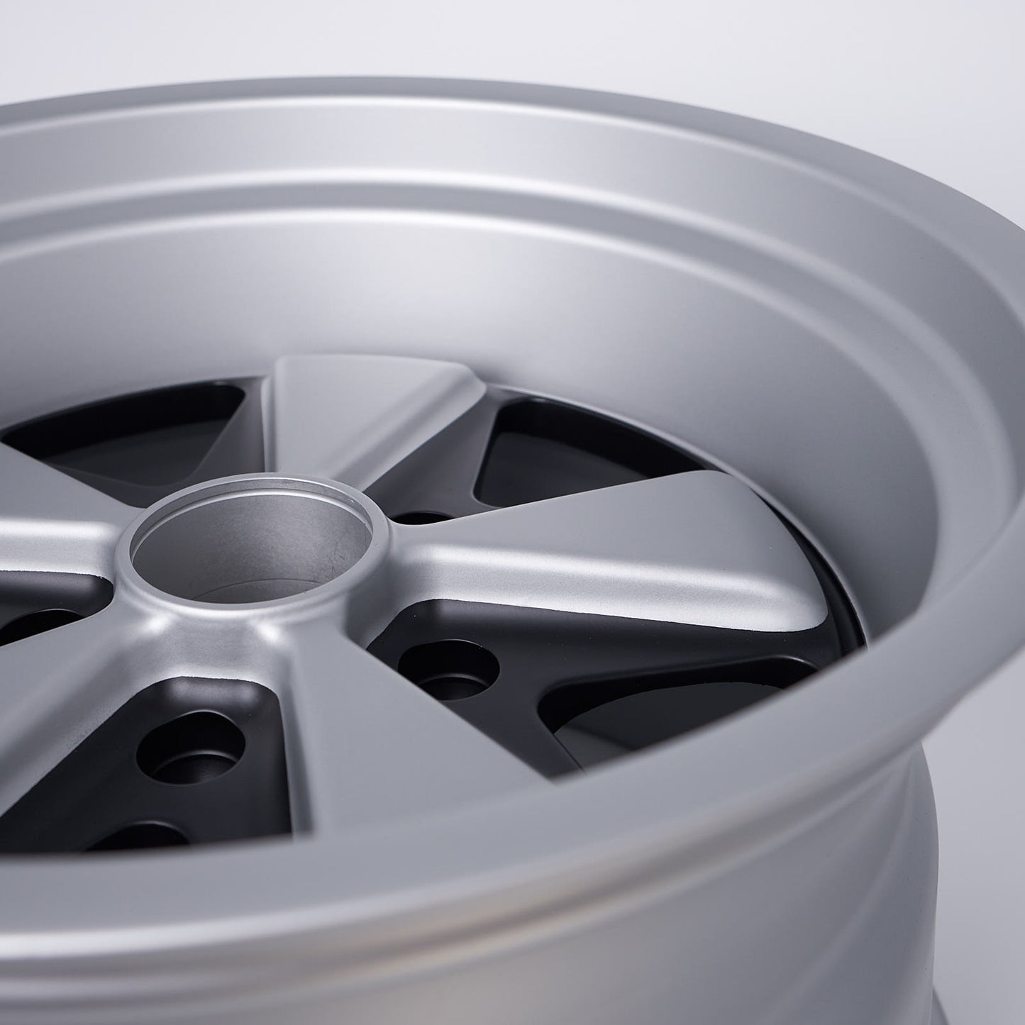 LINEA CORSE PSD 17 - 17x11, 16mm, 5x130, 71.6 Hub