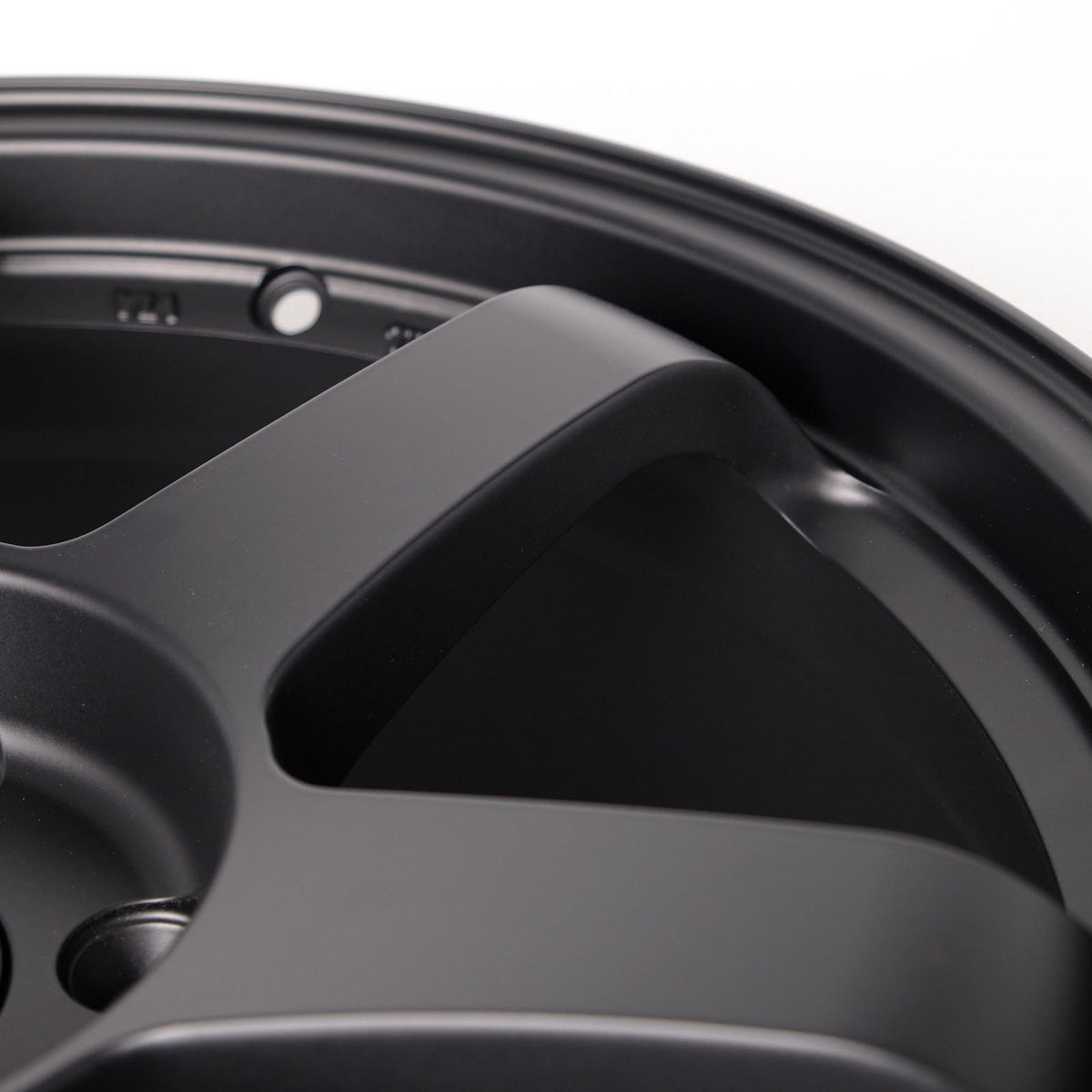ROTA Wheels GRID RACING (18X8.5 ET42 5X108 73 Hub)