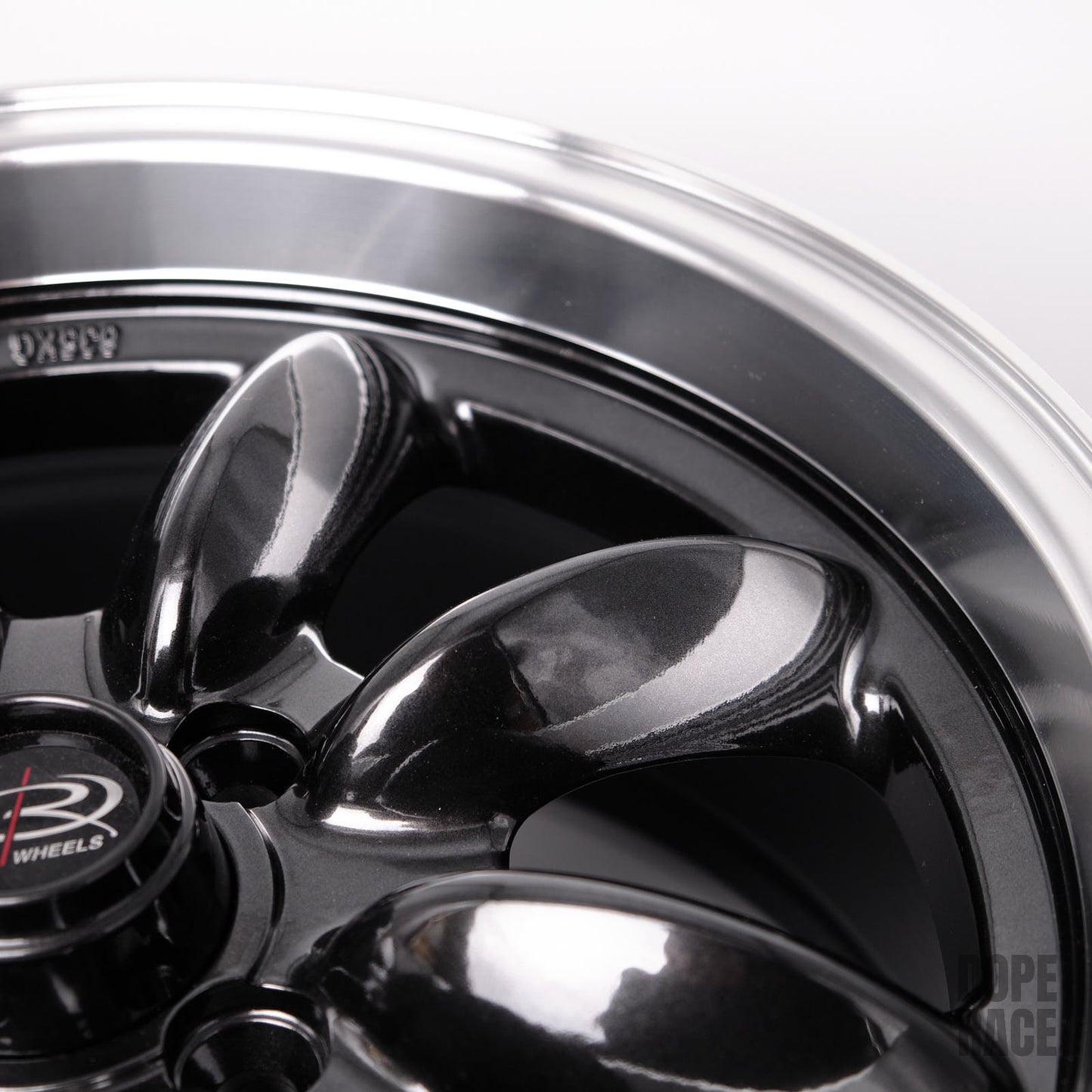 ROTA RB 15 - 15x7, +4mm, 4x114.3, 73mm Hub
