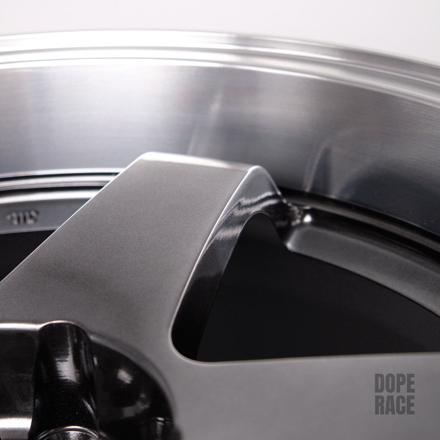 ROTA P45 - 18X10, 20mm, 5X114.3, 73 Hub