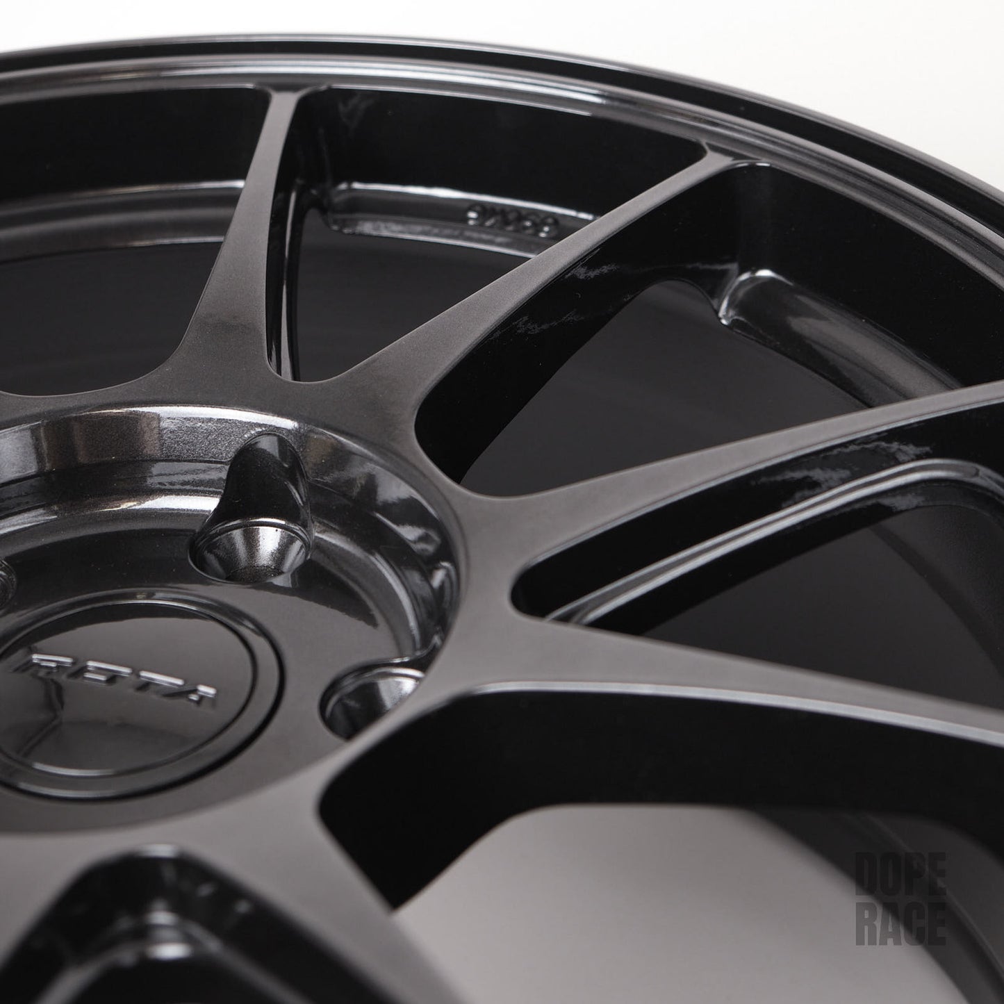 ROTA Wheels TITAN (17X8 ET48 5X114.3 73 Hub)