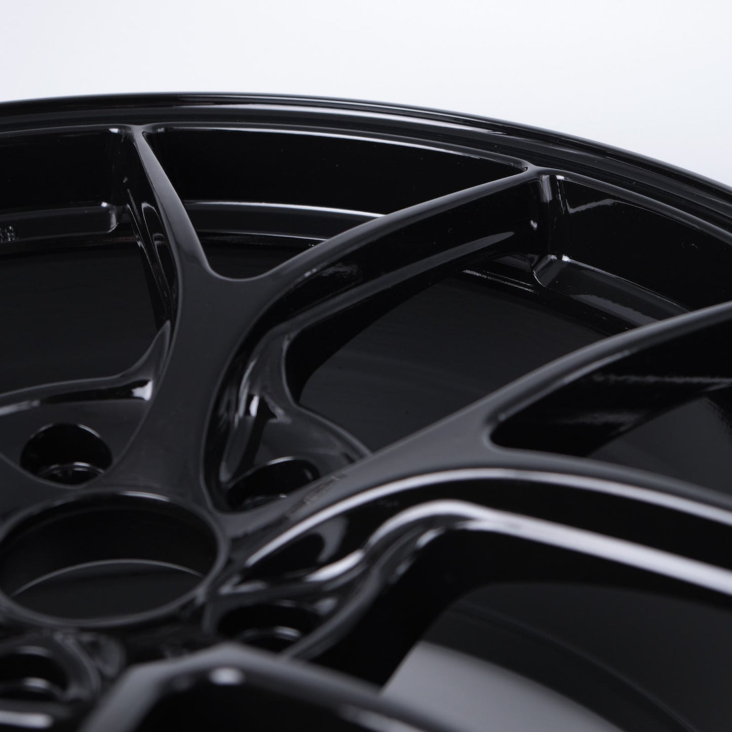 ROTA KB-F - 18X8.5, +44mm , 5X114.3, 73 Hub