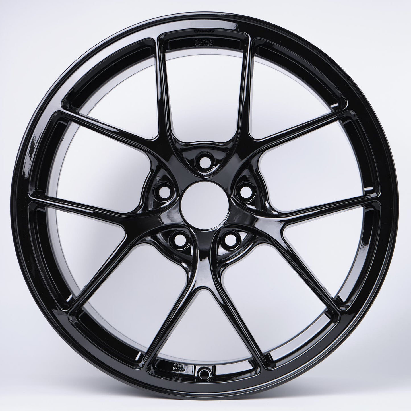 ROTA KB-F - 18X8.5, +44mm , 5X114.3, 73 Hub