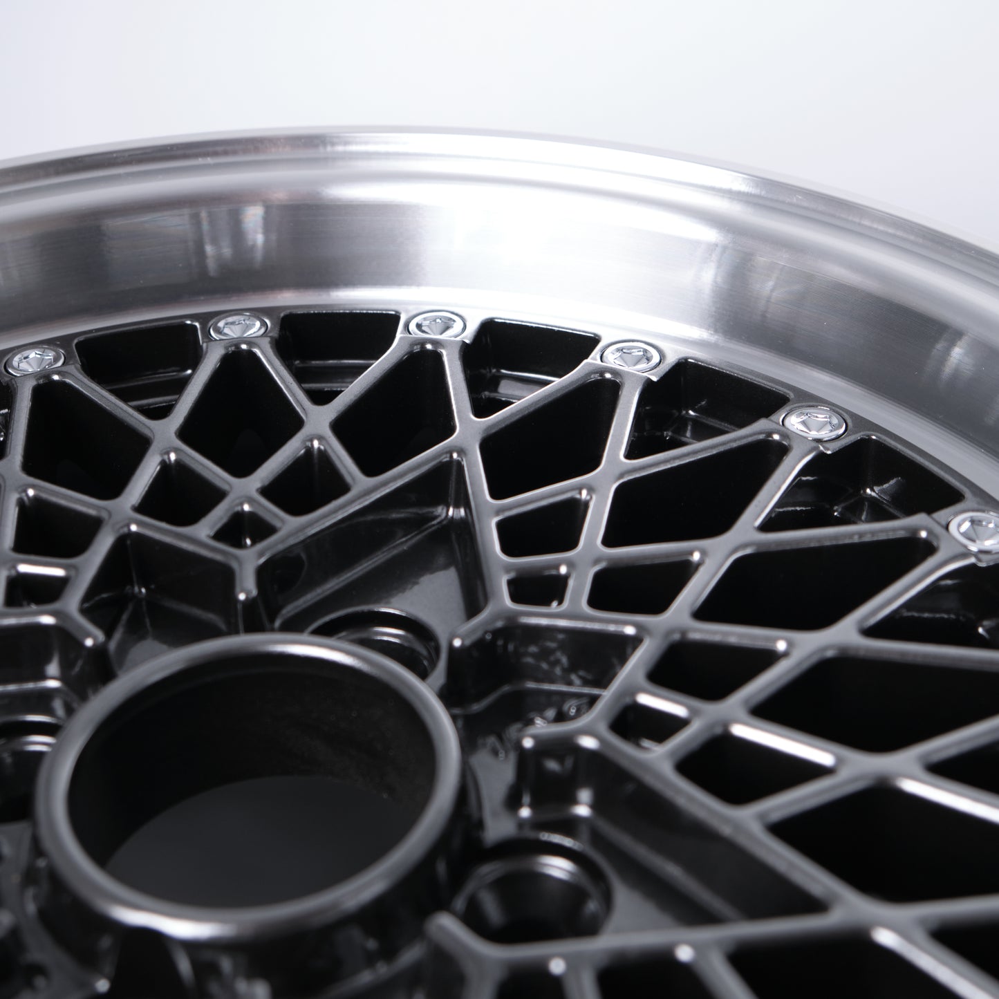 ROTA OS MESH 15 - 15X7, +35mm, 4X100, 67.1 Hub
