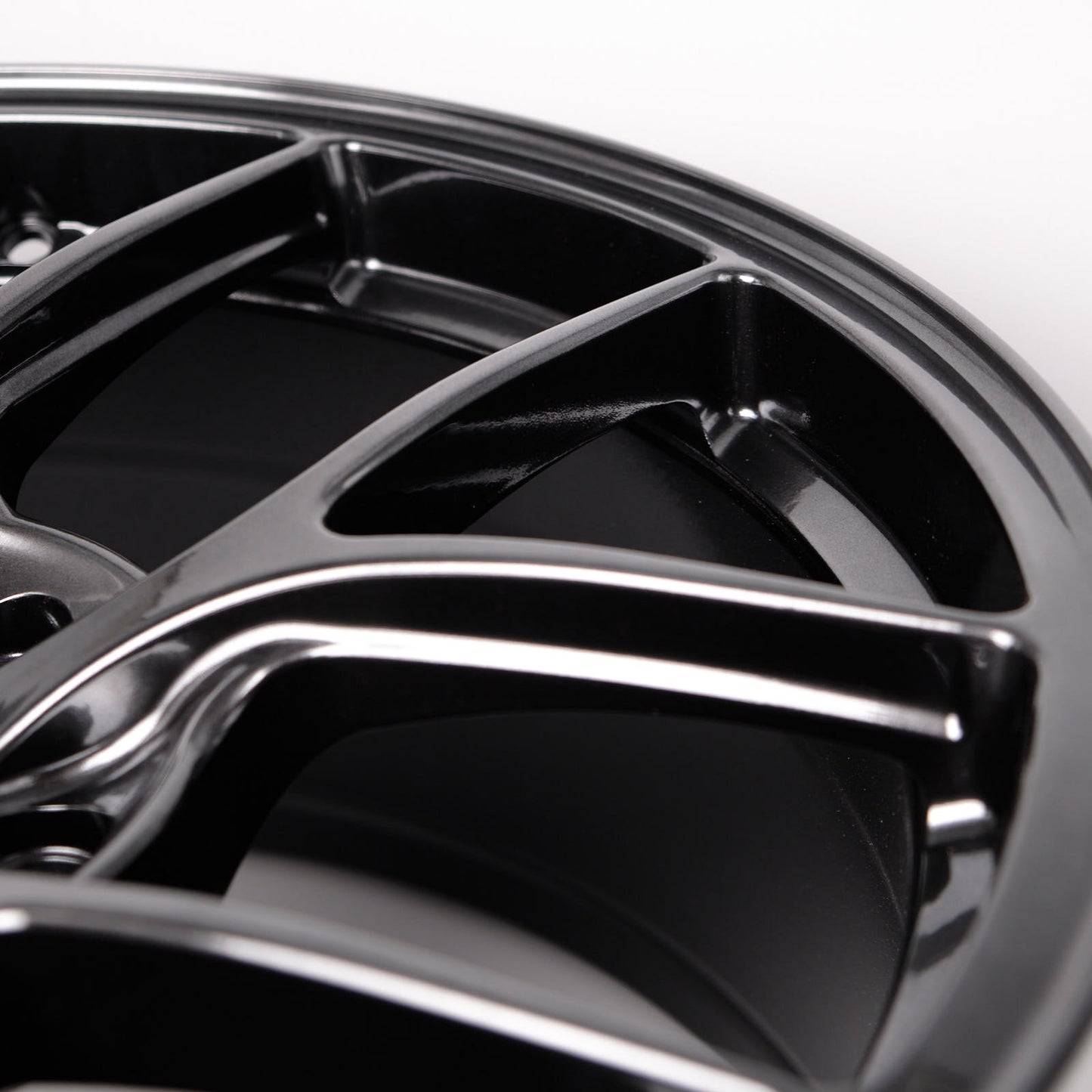 ROTA KB-F - 18X8.5, +44mm , 5X114.3, 73 Hub